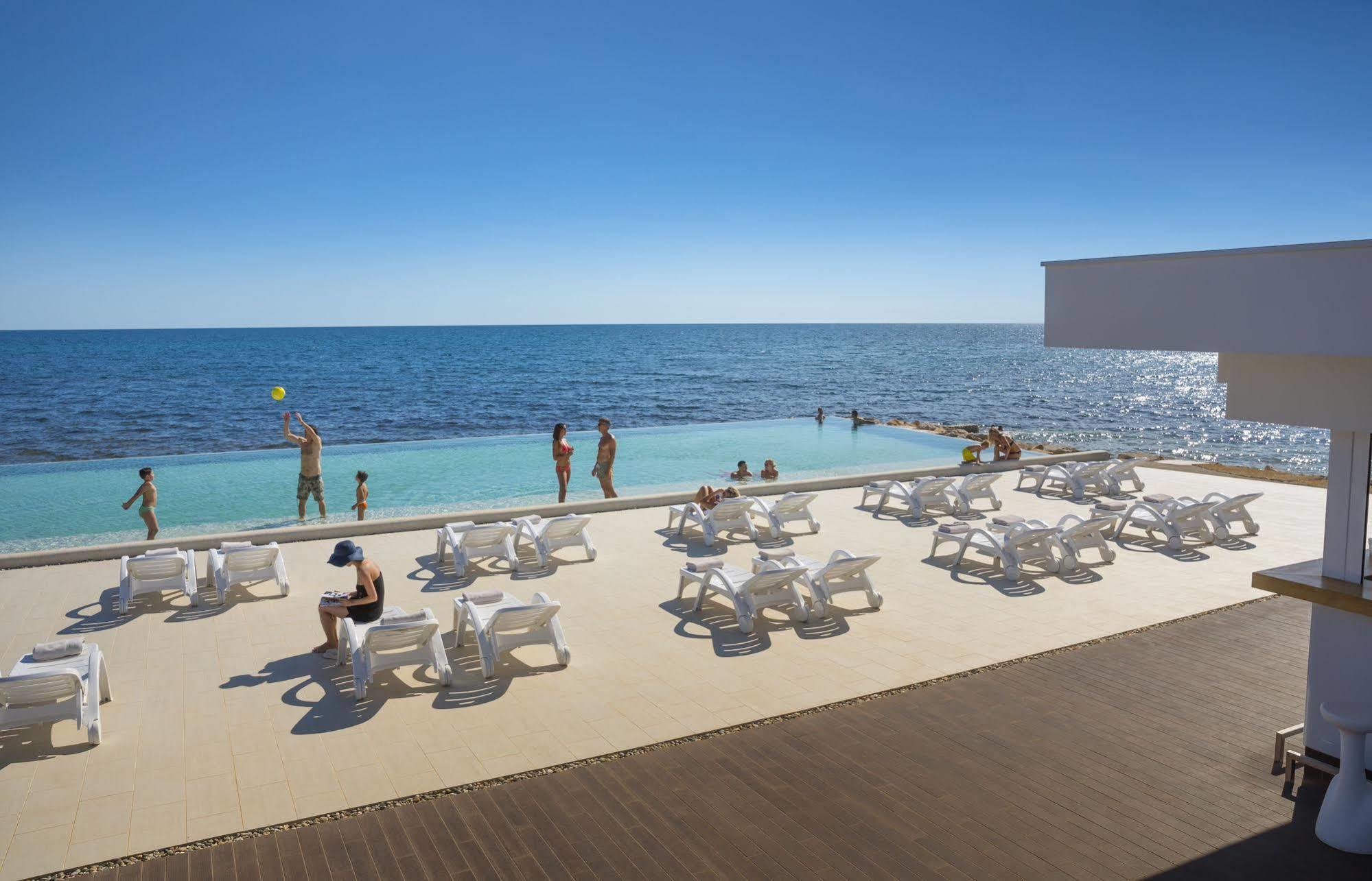 Aminess Sirena - Holiday Homes Classic Novigrad  Exterior photo
